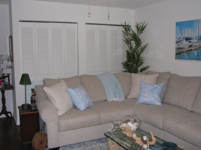 2600 S Kanner Highway W8, Stuart, FL 34994