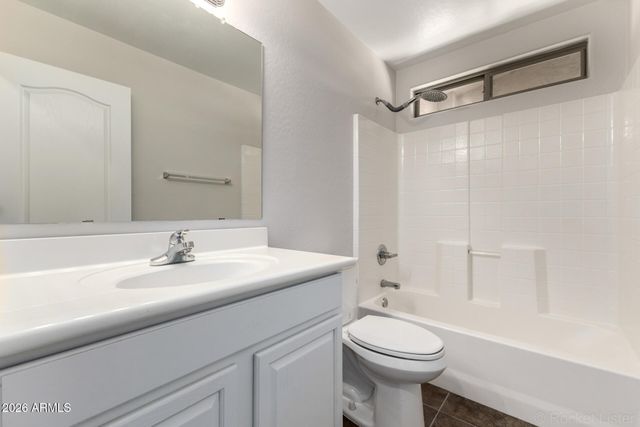 2682 E SILVERSMITH Trail, San Tan Valley, AZ 85143