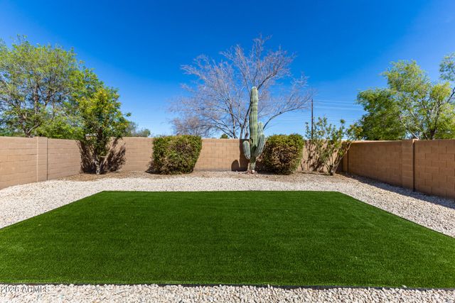2682 E SILVERSMITH Trail, San Tan Valley, AZ 85143
