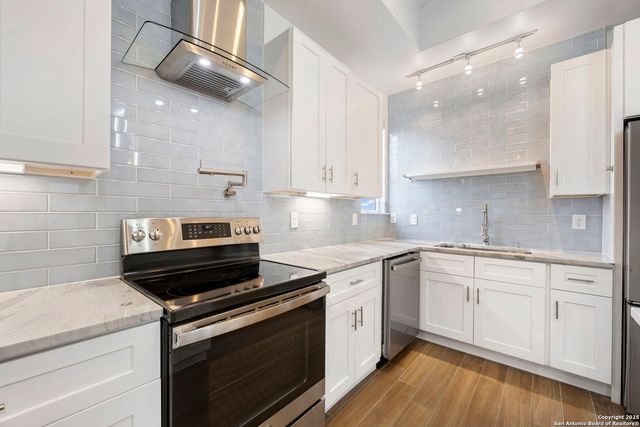 217 Peter Kleid Loop, Blanco, TX 78606