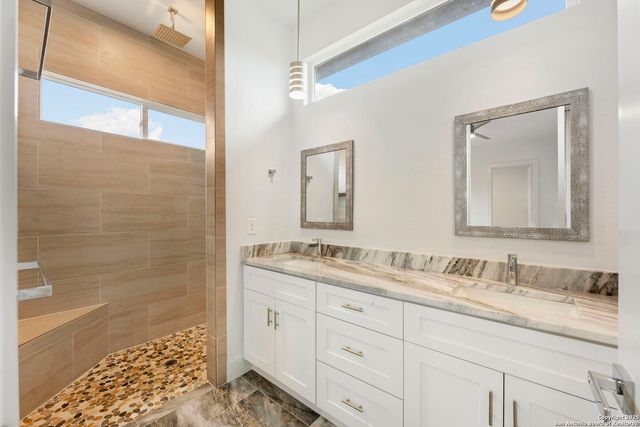 217 Peter Kleid Loop, Blanco, TX 78606