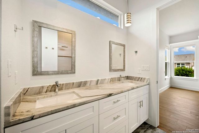 217 Peter Kleid Loop, Blanco, TX 78606