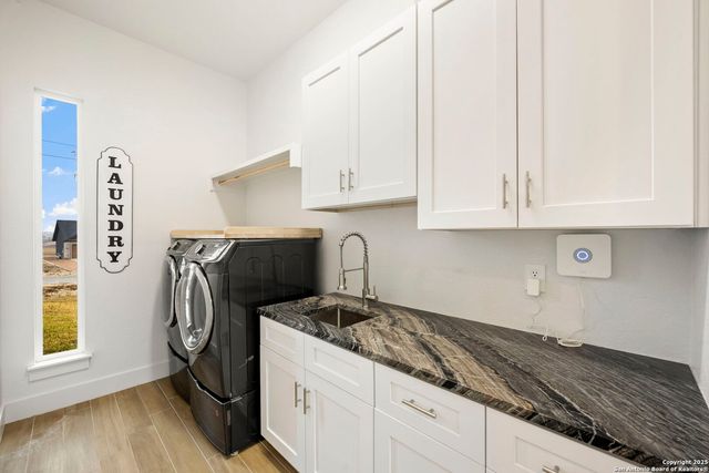 217 Peter Kleid Loop, Blanco, TX 78606