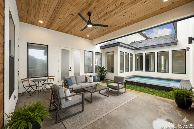 217 Peter Kleid Loop, Blanco, TX 78606