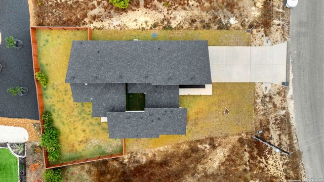 217 Peter Kleid Loop, Blanco, TX 78606