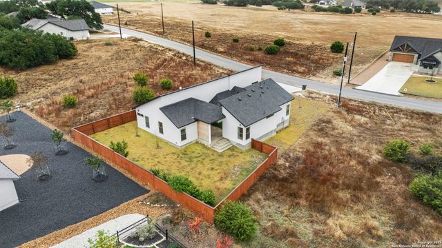 217 Peter Kleid Loop, Blanco, TX 78606