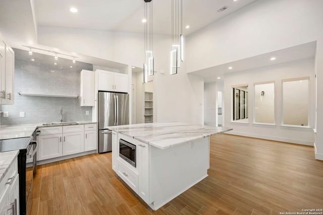 217 Peter Kleid Loop, Blanco, TX 78606