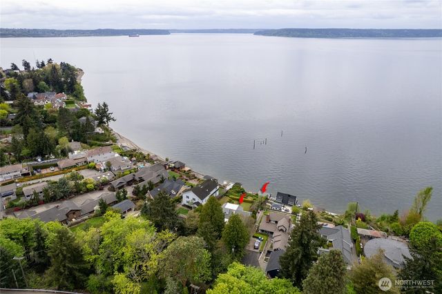 5498 Hyada Boulevard NE, Tacoma, WA 98422