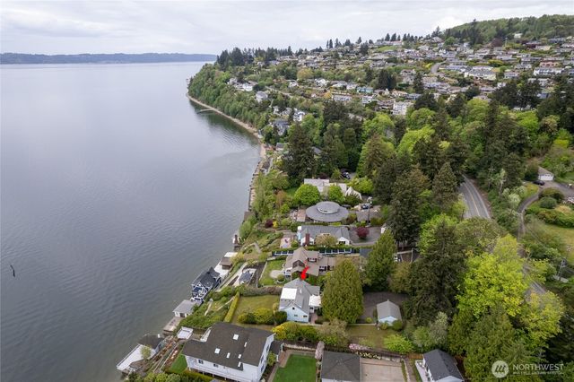 5498 Hyada Boulevard NE, Tacoma, WA 98422