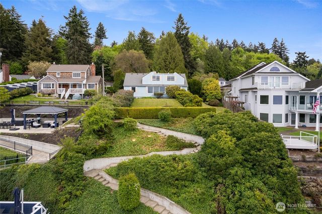 5498 Hyada Boulevard NE, Tacoma, WA 98422