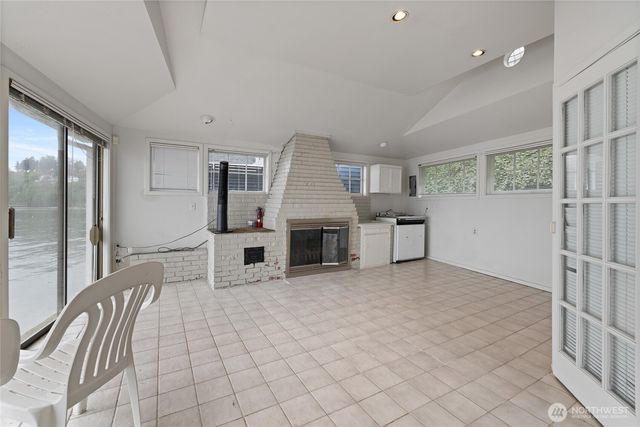 5498 Hyada Boulevard NE, Tacoma, WA 98422