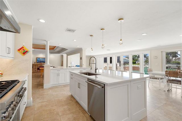 350 Bow Line BEND, Naples, FL 34103