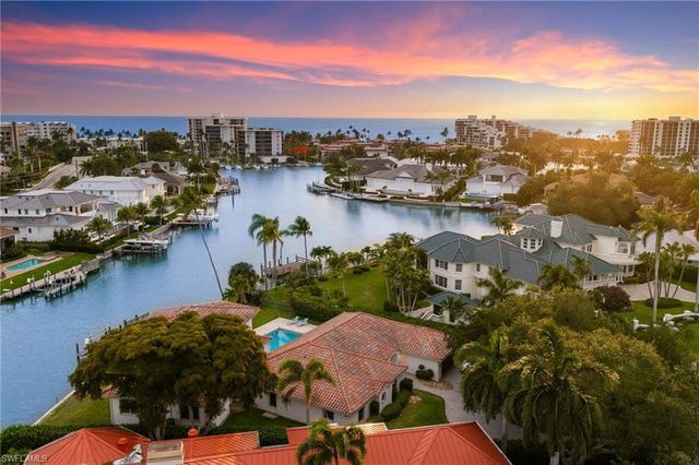 350 Bow Line BEND, Naples, FL 34103