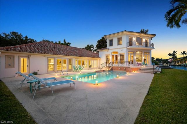 350 Bow Line BEND, Naples, FL 34103