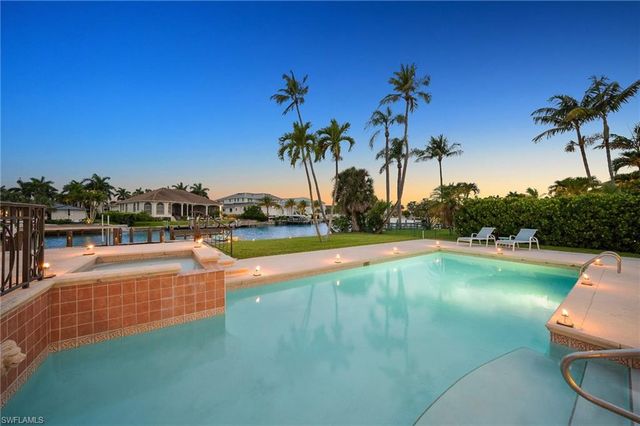 350 Bow Line BEND, Naples, FL 34103