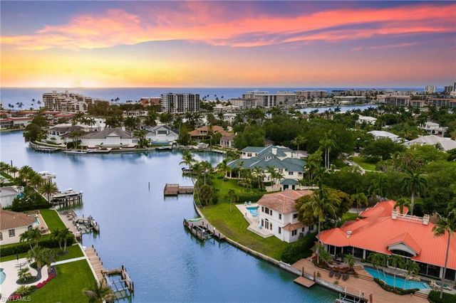 350 Bow Line BEND, Naples, FL 34103
