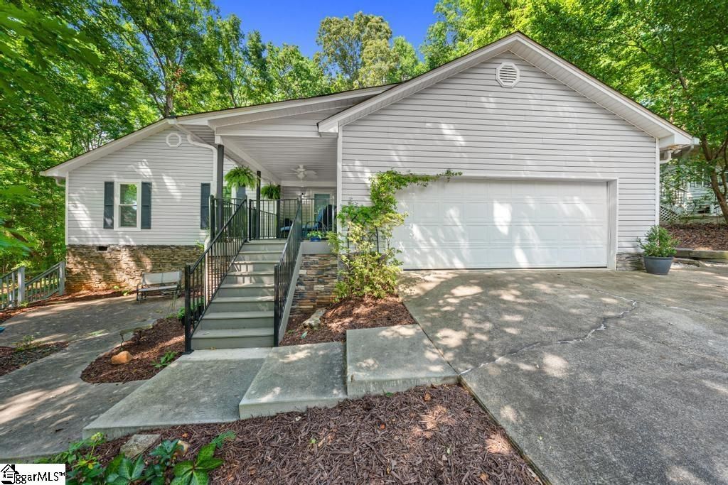 1303 S Arrowhead Drive, Westminster, SC 29693