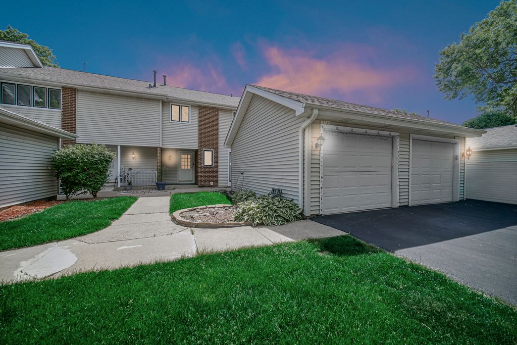 5S027 Pebble Beach Court, Naperville, IL 60563 — photo 2