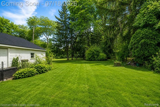 283 Phillips Avenue, Clawson, MI 48017