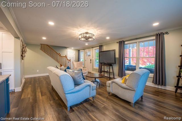 283 Phillips Avenue, Clawson, MI 48017