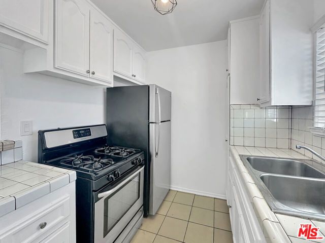 5113 Roseland Street 3, Los Angeles, CA 90016