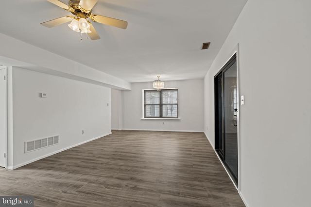 87 HAMPTON GATE DR, Sicklerville, NJ 08081