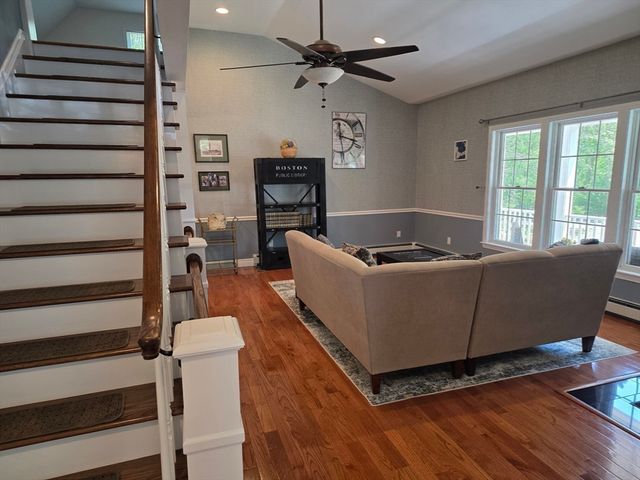 1 Katies Way, Sandwich, MA 02537