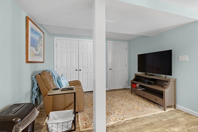 1 Katies Way, Sandwich, MA 02537