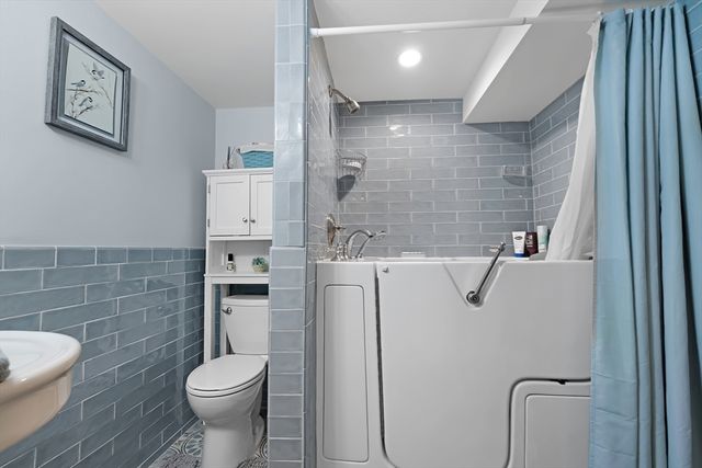 1 Katies Way, Sandwich, MA 02537