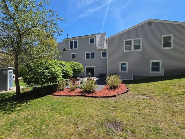 1 Katies Way, Sandwich, MA 02537