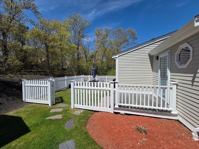 1 Katies Way, Sandwich, MA 02537
