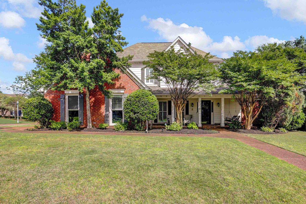 1356 CEDAR HOLLOW DR, Cordova, TN 38016