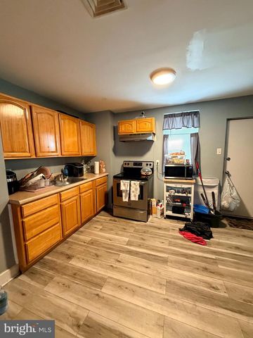 2406 W OAKDALE ST, Philadelphia, PA 19132