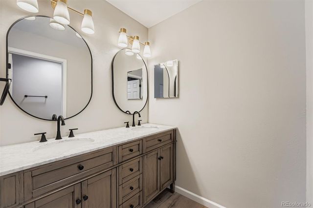 2800 S Heather Gardens Way B, Aurora, CO 80014