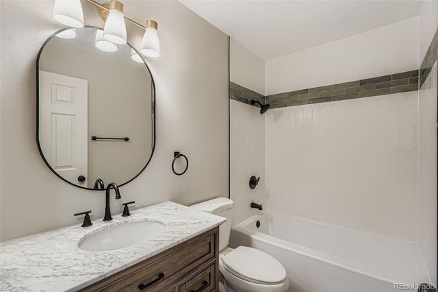 2800 S Heather Gardens Way B, Aurora, CO 80014