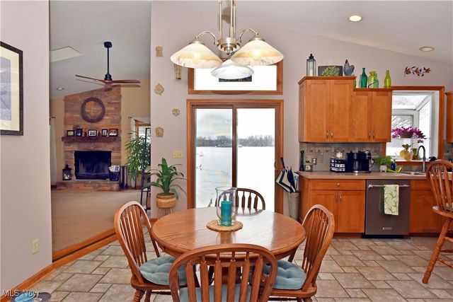 3686 S Sunnyfield Drive, Akron, OH 44321