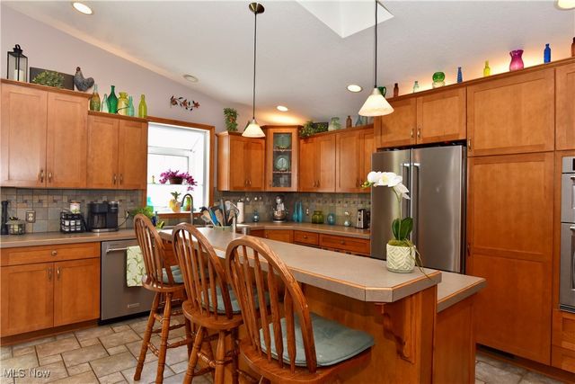 3686 S Sunnyfield Drive, Akron, OH 44321