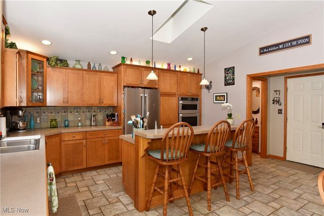 3686 S Sunnyfield Drive, Akron, OH 44321