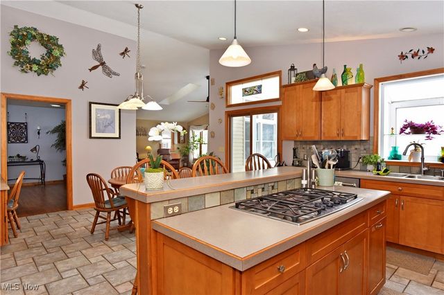 3686 S Sunnyfield Drive, Akron, OH 44321