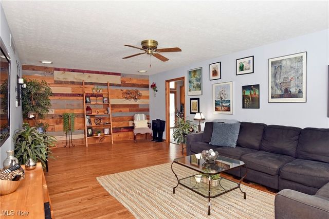 3686 S Sunnyfield Drive, Akron, OH 44321