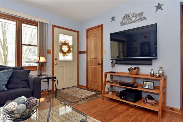 3686 S Sunnyfield Drive, Akron, OH 44321