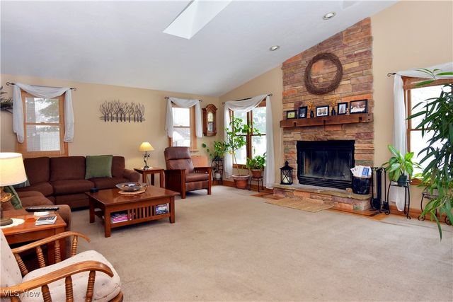 3686 S Sunnyfield Drive, Akron, OH 44321