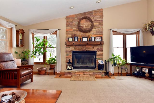 3686 S Sunnyfield Drive, Akron, OH 44321