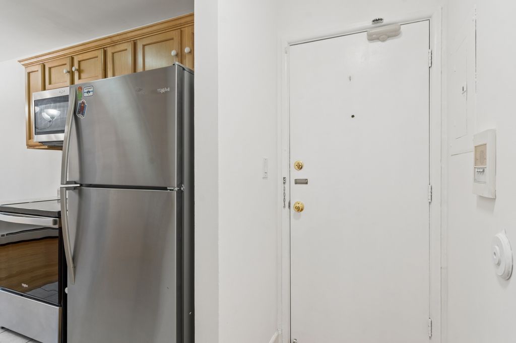 820 Seward Street 2F, Evanston, IL 60202 — photo 2
