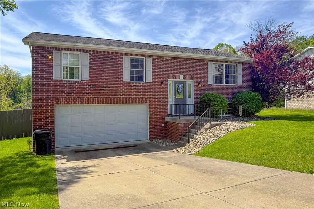 3237 Saint Charles Drive, Steubenville, OH 43952