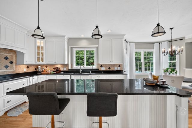 21 Ashwood Cir, Shrewsbury, MA 01545