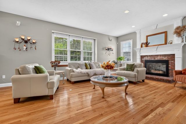 21 Ashwood Cir, Shrewsbury, MA 01545