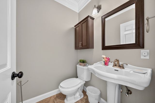 21 Ashwood Cir, Shrewsbury, MA 01545