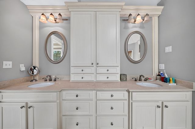 21 Ashwood Cir, Shrewsbury, MA 01545