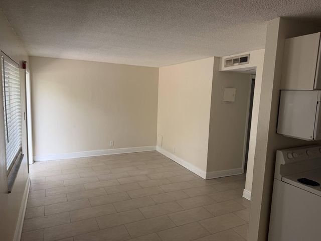 1151 NE 16th Court 2, Fort Lauderdale, FL 33305